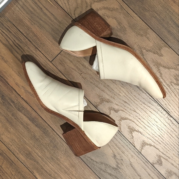 SOLD - Madewell Brady Bootie - Size 8 - Picture 2 of 5